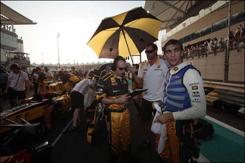 Виталий Петров перед стартом Гран При Абу-Даби