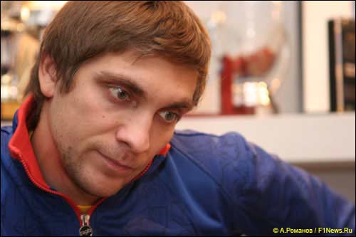 Первый российский пилот Формулы 1 Виталий Петров на чате с читателями F1News.Ru