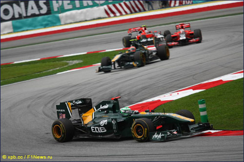Пилоты Lotus/Caterham на трассе Гран При Малайзии 2011 года