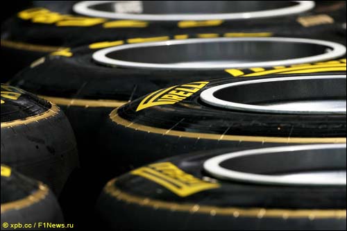Желтая полоска на боковине мягких шин Pirelli