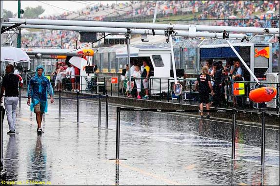Дождь перед началом квалификации