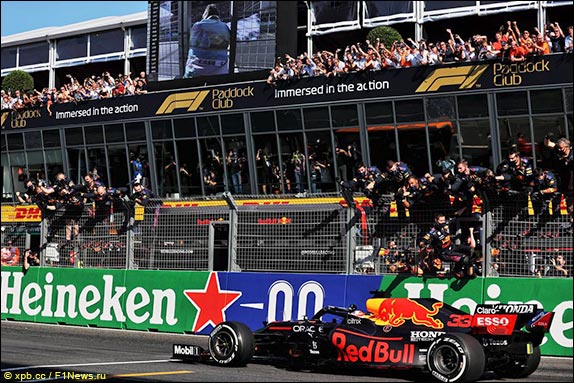 Макс Ферстаппен выиграл Гран При Нидерландов, одержав седьмую победу в сезоне и 17-ю в карьере, вернув себе лидерство в личном зачёте