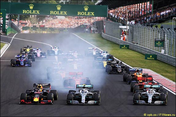 На старте Гран При Венгрии в 2019-м Боттас заблокировал шины