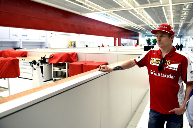 Кими Райкконен осматривает новую базу Ferrari