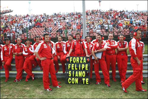 Ferrari. Команда Фелипе перед стартом гонки
