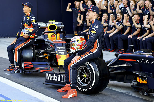 Команда Red Bull Racing отмечает окончание сезона в Абу-Даби