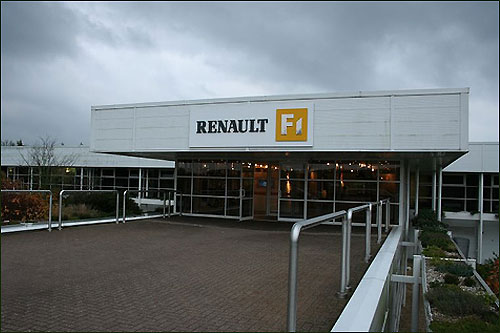 База Renault F1 в Энстоуне