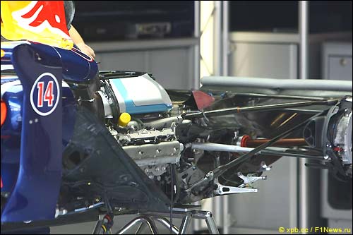 Мотор Renault на машине Red Bull