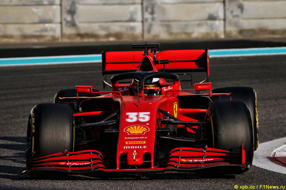Роберт Шварцман за рулём Ferrari на тестах в Абу-Даби
