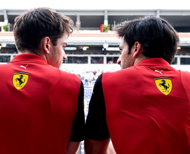 Шарль Леклер и Карлос Сайсн, фото пресс-службы Ferrari