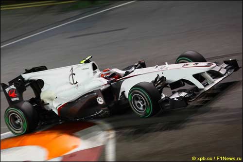 В 2010-м команда Sauber выступала практически без спонсорских наклеек. В 2011-м ситуация должна измениться