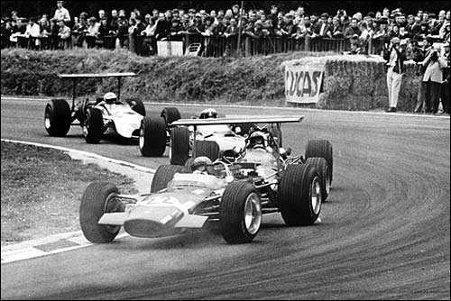 Зифферт на пути к победе в Гран При Великобритании 1968 года. Брэндс-Хетч