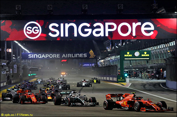 Старт Гран При Сингапура 2019