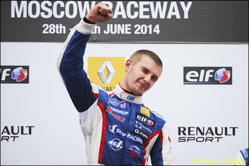 Сергей Сироткин - победитель субботней гонки российского этапа Мировой серии Renault