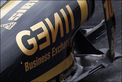Передний выхлоп на Lotus Renault R31