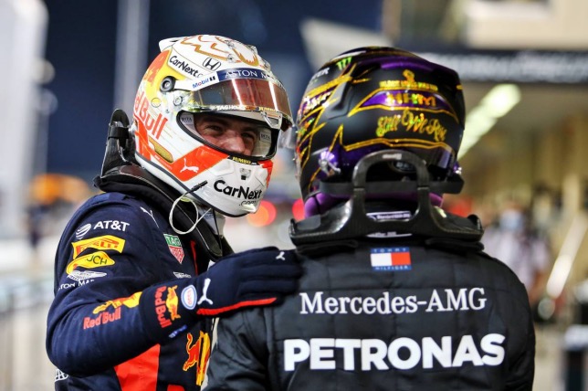 Макс Ферстаппен и Льюис Хэмилтон поздравляют друг друга после финиша Гран При Абу-Даби, фото XPB