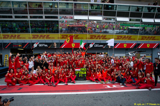 В Ferrari празднуют победу в Монце