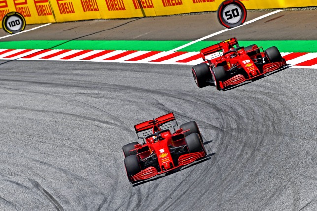 Машины Ferrari на трассе в Шпильберге