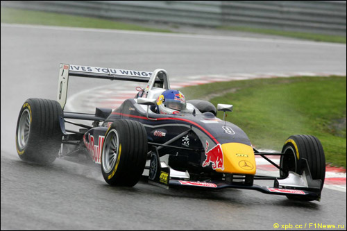 Себастьян Феттель в гонке Формулы 3 в Спа, 2005 год