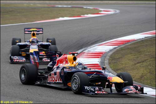 Команда Red Bull Racing на трассе Гран При Китая