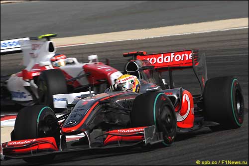 Гран При Бахрейна. Льюис Хэмилтон и Тимо Глок