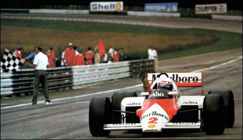 Победитель Гран При Австрии 1985 года Ален Прост