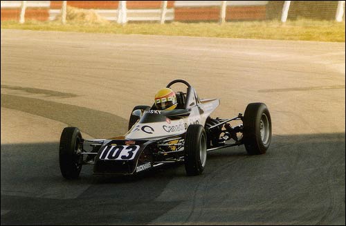 Роберто Морено на пути к победе в Фестивале Формулы Ford. 1980 год