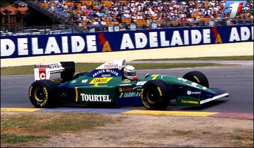 В финальном Гран При Австралии 1994 года за Larrousse выступали Жан-Дени Делетраз (на фото) и Хидеки Нода