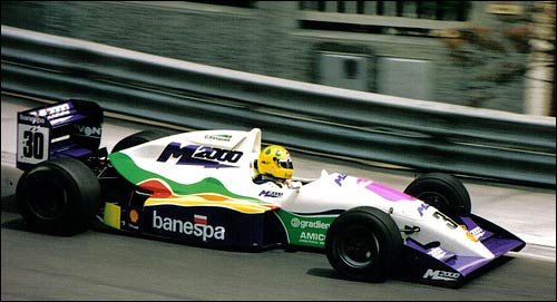 Кристиан ведет свой Reynard ко второму месту этапа Ф3000 в По. 1990 год