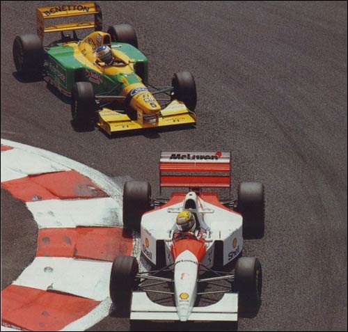 Михаэль Шумахер Преследует Айртона Сенну на трассе Гран При Франции 1993 года