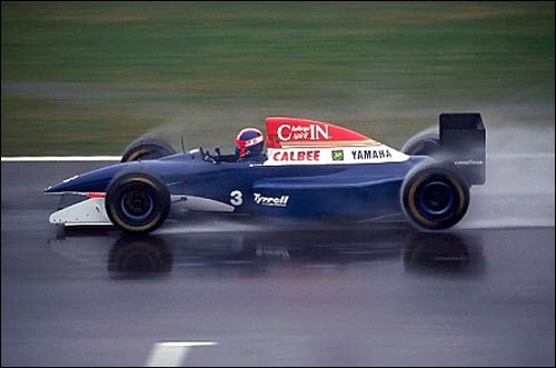 Юкио за рулем Tyrrell на Гран При Европы 1993 года