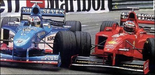 Борьба Александера Вурца и Михаэля Шумахера на трассе Гран При Монако 1998 года