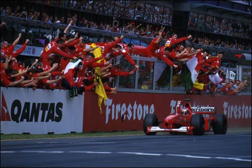 Победный финиш Михаэля Шумахера на Гран При Австралии 2000 года 