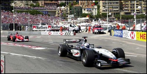 Дэвид Култхард на пути к победе в Гран При Монако 2002 года