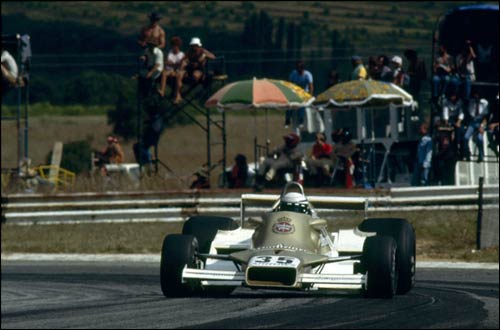 Вторая гонка в истории команды Arrows. Риккардо Патрезе на FA/1 лидирует в Гран При ЮАР 1978 года