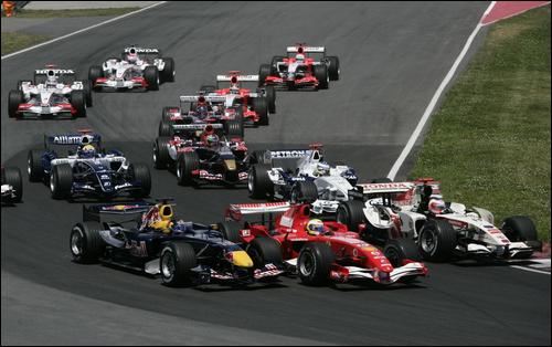 На старте Гран При Канады 2006 года Клин ведет борьбу с Ferrari и Honda, опережая Williams и BMW Sauber
