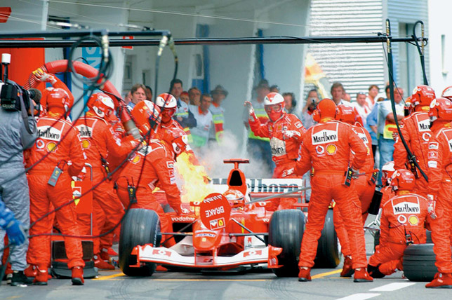 Пожар в боксах Ferrari