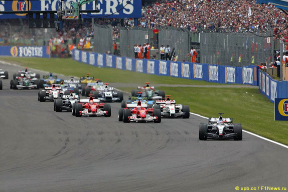 Старт Гран При Великобритании 2004 года