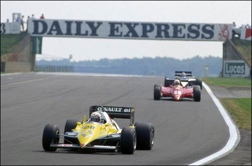 Ален Прост опережает Рене Арну и Нельсона Пике на трассе Гран При Великобритании 1983 года