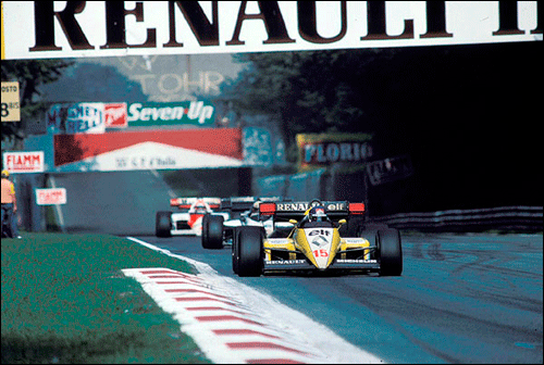 Патрик Тамбэ, Тео Фаби и Ники Лауда ведут спор за победу в Гран При Италии 1984 года