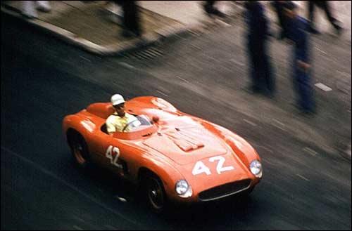 Ferrari Мастена Грегори в гонке на Гран При Кубы. Гавана, 1957 г.