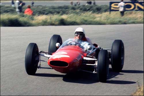 Фил Хилл за рулем ATS T100 на Гран При Голландии 1963 года