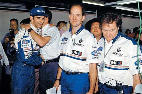Вместе с Эдрианом Ньюи Хед создал в 90-е немало чемпионских машин. Среди тех, кому они принесли титул, был и Деймон Хилл 