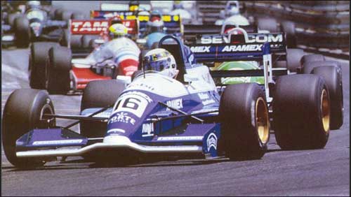 Гонку Формулы 3000 по улицам По Стюарт-младший закончил третьим. 1993 год