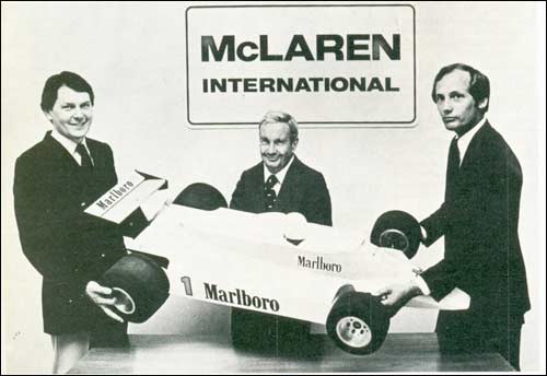 Рон (справа) готов к покорению Формулы 1 в компании Джона Барнарда и Тедди Мейера. 1980 год 