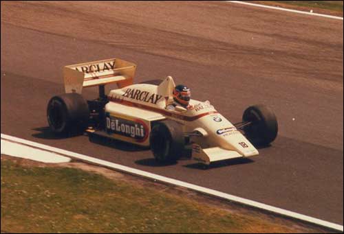 Потеря половины переднего крыла не помешала Тьерри финишировать вторым в Имоле в 1985 году