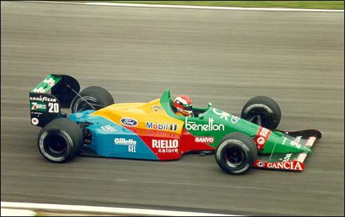 С командой Benetton связаны самые яркие страницы карьеры британца. Там он дебютировал в 1989-м (на фото), там одержал в 1995-м первую победу
