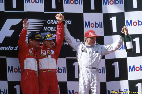 Подиум Гран При Франции 1998 года: Ирвайн, Шумахер, Хаккинен