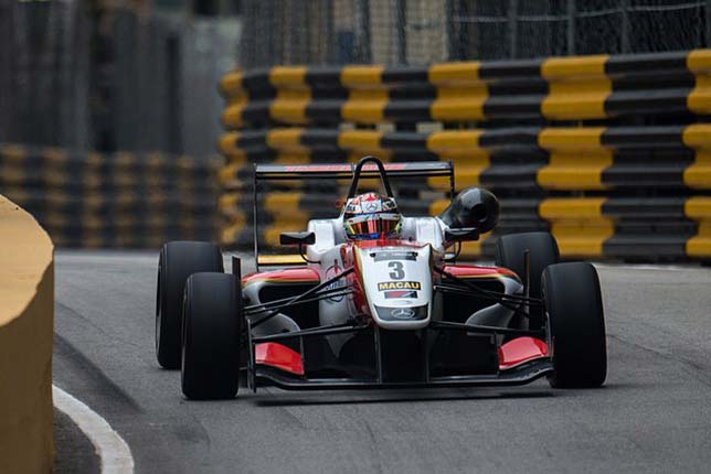 Николас Латифи на трассе Гран При Макао, ноябрь 2014 года