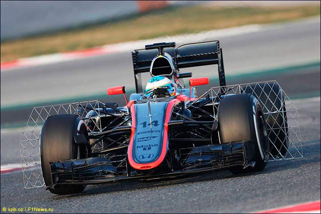 В пятницу за руль McLaren Honda сел Фернандо Алонсо
